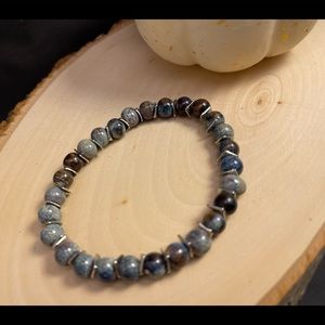 Stretchy beaded bracelet